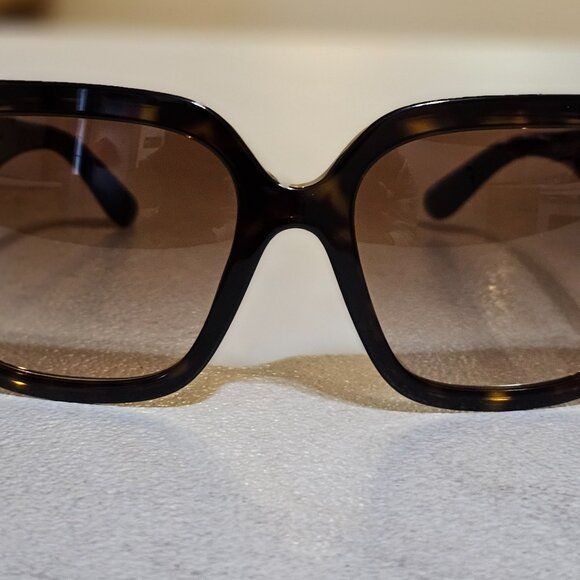 Authentic Dolce & Gabanna Sunglasses. - Picture 3 of 3